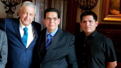 Andrés Manuel López Obrador, Arturo Farela Gutiérrez y Josué Farelas Pacheco