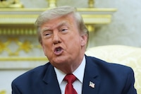 Pese a muertes de migrantes, Trump felicita a ICE por su “gran trabajo”