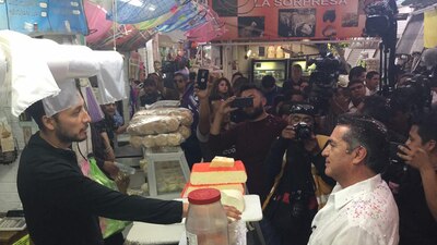 El candidato independiente visitó un mercado de San Luis Potosí