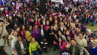 Godoy se tomó la foto a lado de la aspirante presidencial en el evento