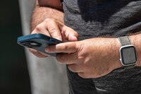 Precio de los iPhones podría ‘dispararse’ en EU por aranceles de Trump