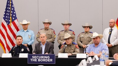 El gobernador republicano dijo que los cárteles están afectando a la población con sus drogas