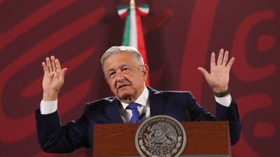 Aseguró que era imperativo asegurar el derecho a la información y que ésta no debe ser controlada por el “poder”