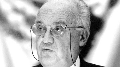 Fue secretario de Gobierno en el Distrito Federal (2000 - 2003) durante la administración de AMLO