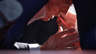 Donald Trump sólo resultó con heridas en una oreja y parte de la mejilla