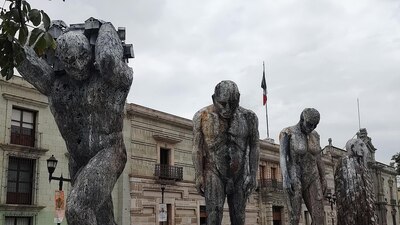 Se trata de 5 esculturas que componen la instalación y tratan temas como la naturaleza y la humanidad