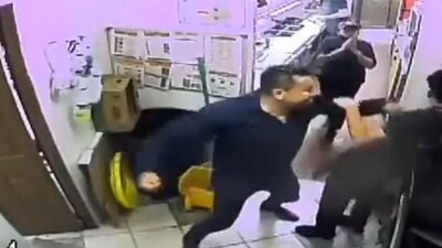 Su caso se volvió viral, tras conocerse un video en el que se observa la agresión de un comensal