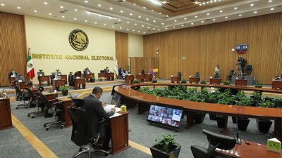 Lorenzo Córdova asegura que los recortes imposibilitan ampliar los derechos democráticos de los ciudadanos