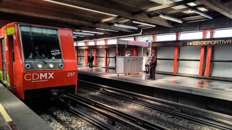 VIDEO: Accidente en escalera eléctrica en la estación Ciudad Deportiva deja al menos 12 lesionados