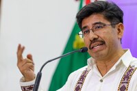 Hugo Aguilar se reúne con Noroña y con Adán Augusto en el Senado