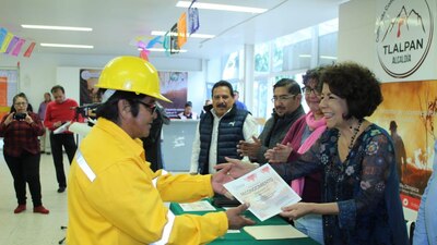 La alcaldesa de Tlalpan, Patricia Aceves, ha entregado diversos apoyos a los ciudadanos