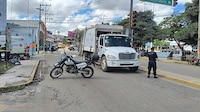 Camión de basura embiste a pareja de abuelitos en Oaxaca; hay 1 muerto