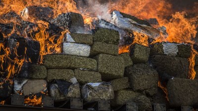 La mención a un país en este compilado se hace si este permite el tránsito o producción de estupefacientes