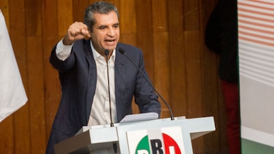 Enrique Ochoa Reza dijo que las propuestas de AMLO son un teatro armado para ocultar lo que realmente quiere hacer