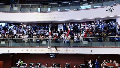 Fue parte de las consignas de los manifestantes que entraron al Senado