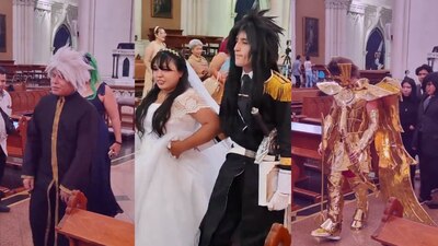 Los novios y los invitados llegaron con armaduras clásicas de Los Caballeros del Zodiaco