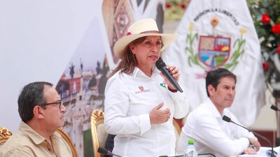 La funcionaria peruana también se lanzó contra los presidentes de Colombia y Chile
