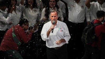 El abanderado del PRI buscará el voto de todas las 'mamás luchonas' del país