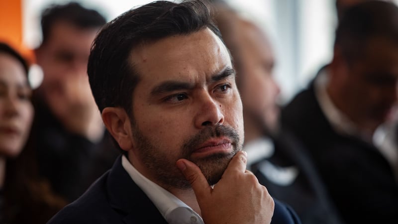 Hermano de Carlos Manzo arremete contra MC y acusa a Máynez de lucrar con el asesinato