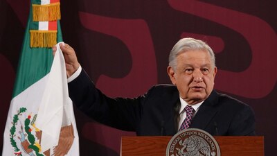 AMLO explicó que será en 15 o 20 días más que se reúna con los padres de los 43