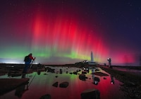 FOTOS: Tormentas solares generan coloridas auroras boreales en sitios poco comunes