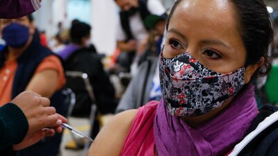 López-Gatell señaló que se han aplicado dosis contra el coronavirus en 85.6% de personas en México