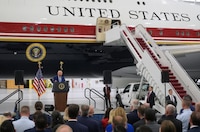 “Tiene un lujo que nadie ha visto jamás”: Trump presume avión presidencial regalado por Qatar