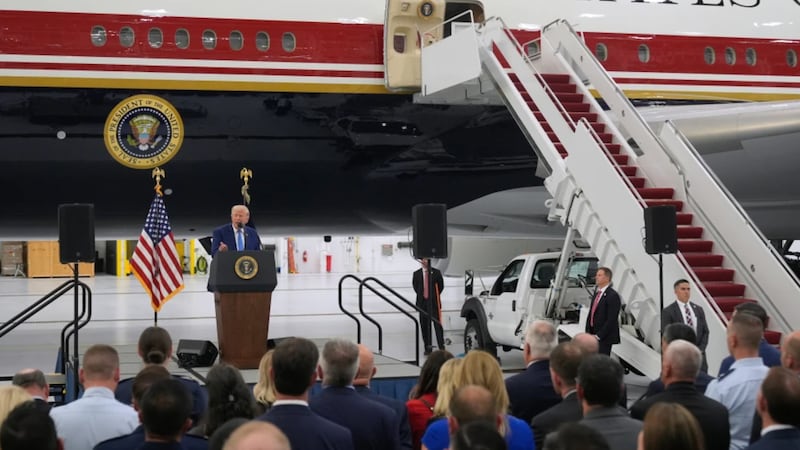 “Tiene un lujo que nadie ha visto jamás”: Trump presume avión presidencial regalado por Qatar