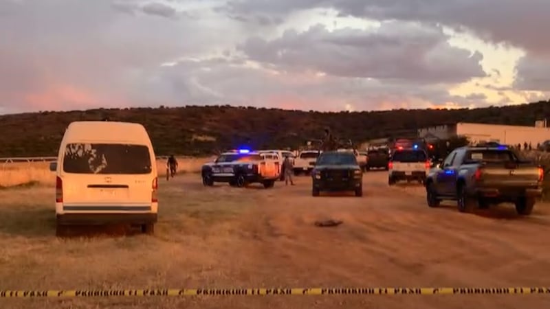 Mueren agentes de la Embajada de EU tras operativo en Chihuahua; vehículo cayó a barranco