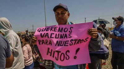Piden vacunas para sus hijos