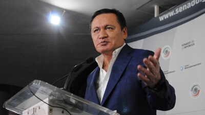 Osorio Chong dejó la dirigencia de senadores por pleitos con el dirigente del tricolor