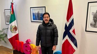 Con una fotografía en redes, externó su emoción por el nuevo cargo que desempeñará