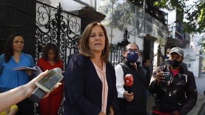 La legisladora se fue contra López-Gatell y su propuesta de eliminar los consultorios en farmacias