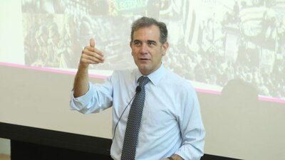 Dijo que de 869 conferencias matutinas, en 299 AMLO ha hablado del INE