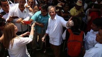 El aspirante tricolor se reunió con campesinos, comerciantes y tiangüistas