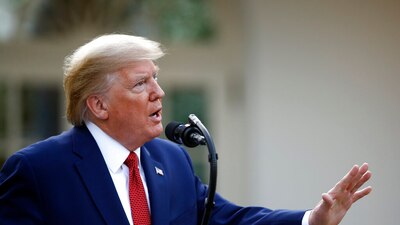 El presidente Donald Trump ordenó el domingo extender el confinamiento hasta el 30 a de abril