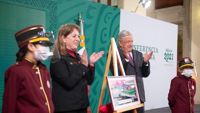 El presidente presentó el nuevo 'cachito' para la rifa de este 15 de septiembre.