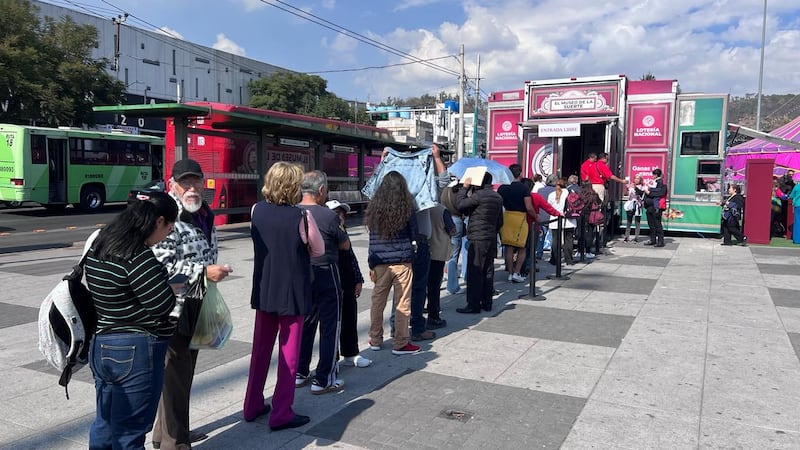 Lotería Nacional sale a las calles con museo itinerante y reúne más de 3 mil visitantes