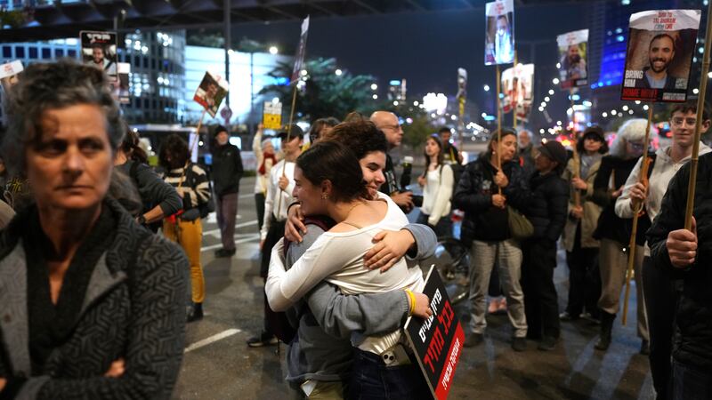 Israel y Hamás acuerdan pausar la guerra en Gaza y liberar rehenes