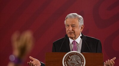El presidente aseguró que su gobierno no terminará con los contratos de publicidad