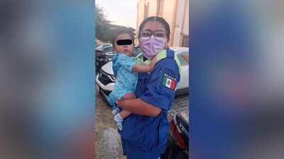 Fue encontrado por uno de los asistentes que ingresó al baño de hombres