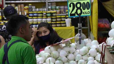 El plan de AMLO busca contener los precios de los productos básicos durante seis meses
