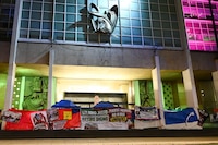 Trabajadores del IMSS rechazan aumento salarial de 6.8%; sindicato pide reabrir negociaciones