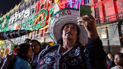 Ciudadanos en la Plaza de la Constitución el 15 de septiembre de 2017