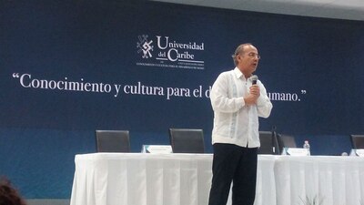 El exmandatario de México fue interrumpido y agredido verbalmente por su política de seguridad de 2006 a 2012