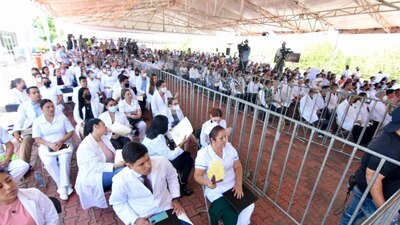AMLO dijo que él dio la instrucción para que se contrate al personal extranjero