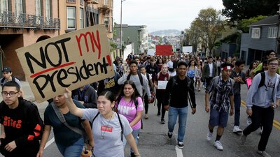 Estudiantes de San Francisco protestaron el 10 de noviembre contra la victoria del republicano