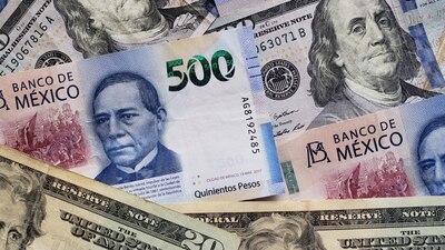 El dólar se cotiza en 17.67 pesos por cada billete verde