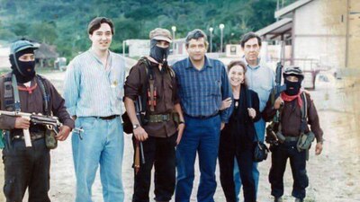 La foto, según AMLO, data de 1994, año en el que el movimiento salió a la luz