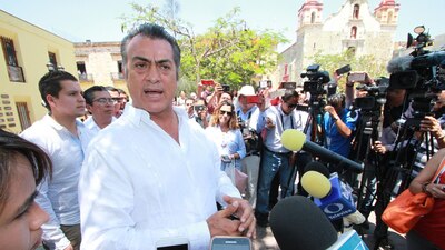 Las irregularidades habrían ocurrido durante su campaña por la presidencia de México.